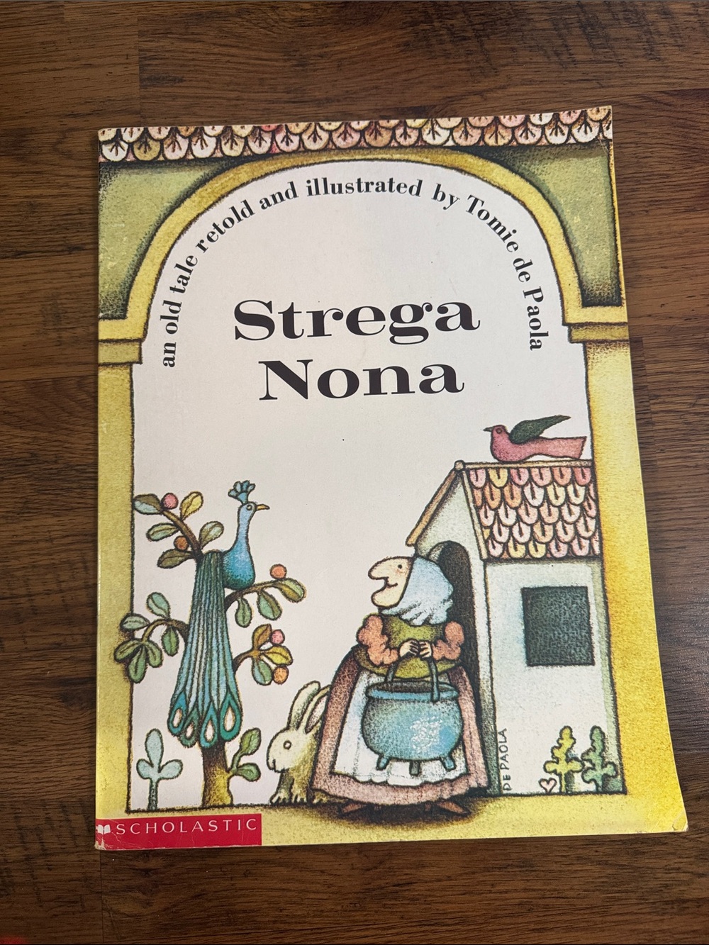 Scholastic Strega Nona Poster book 20” x 15” Reading Book C1.LBk.43